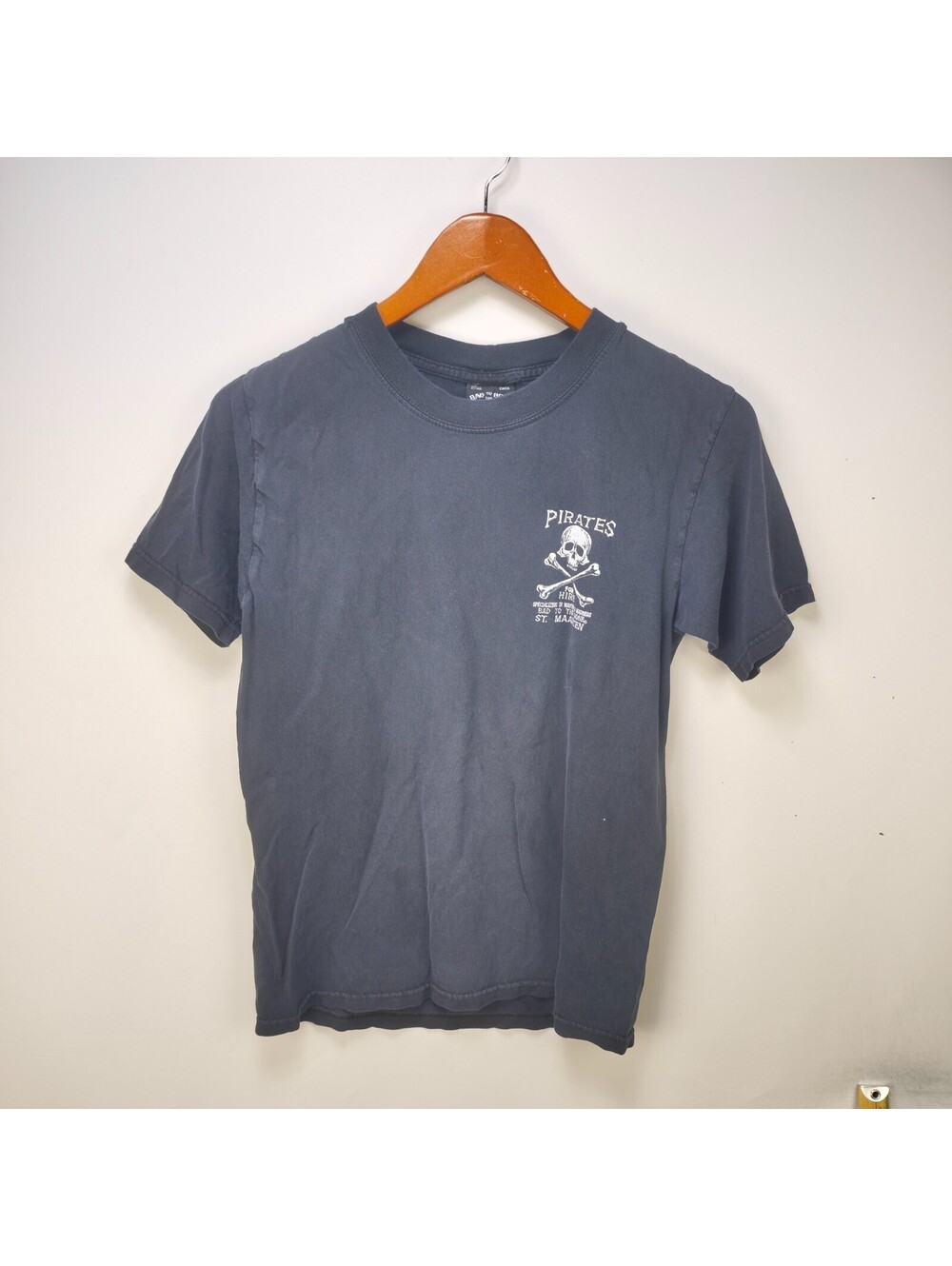 Vintage 90s Sun Faded Black Skull Graphic T-Shirt Small